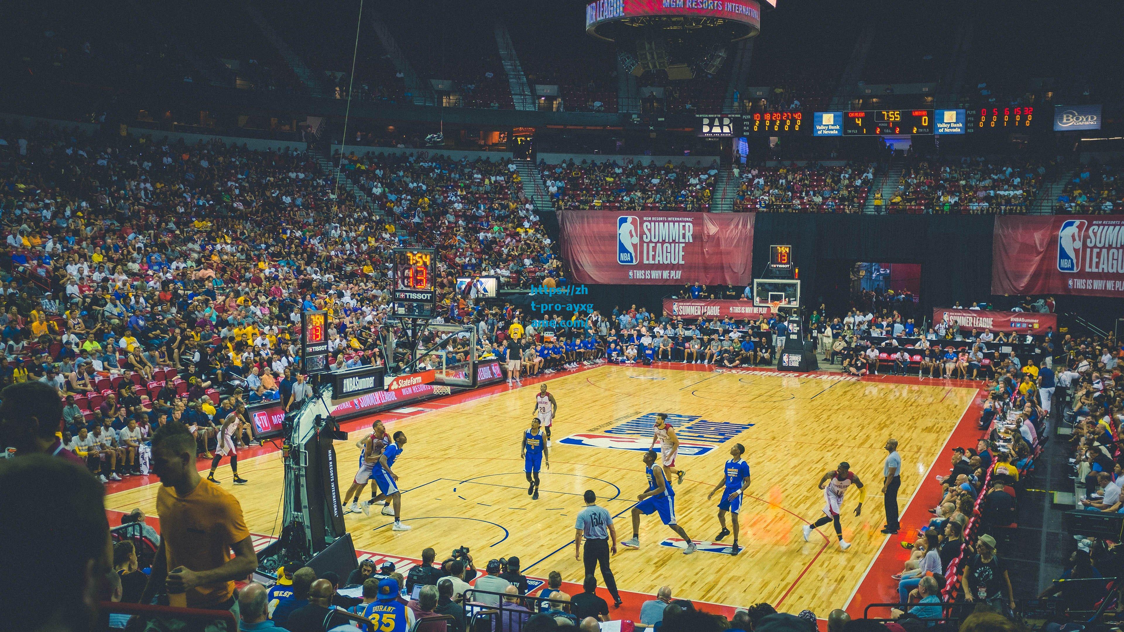 库尔图瓦盛赞阿诺德脚法独步足坛，任意球与角球技艺堪称现象级