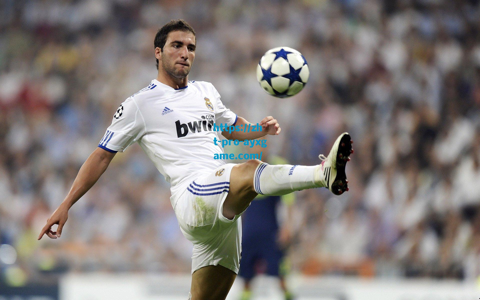 巴黎圣日耳曼逆转晋级四强 更衣室温情留言彰显体育精神